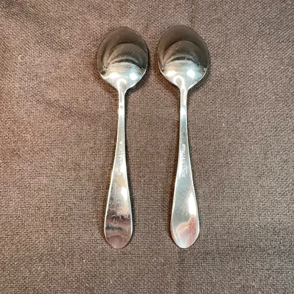 Towle BOSTON ANTIQUE Glossy 2 Oval Soup / Place Spoons Towle 18-10 Stainless